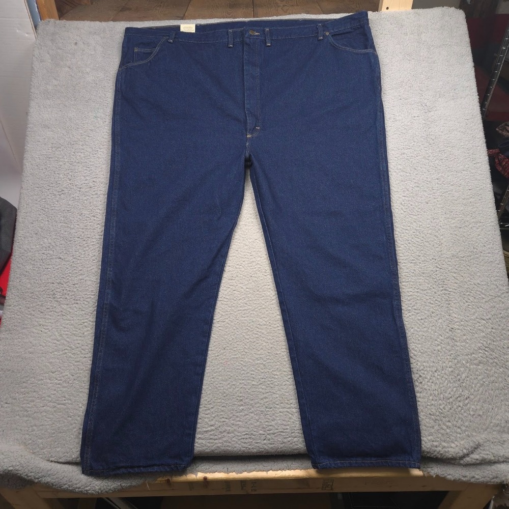 Wrangler Rugged Wear Classic Fit Jeans Men 58x32 Straight Leg Dark Blue NWT